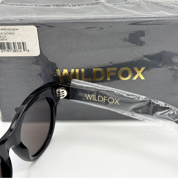 NWT Wildfox Monroe Deluxe Sunglasses Black Frames , NEW with case and cloth main image 7